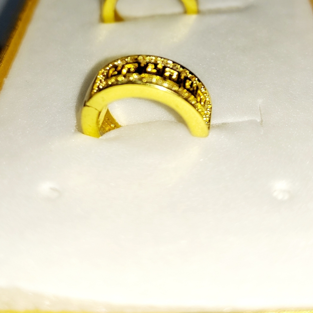 Gold Earrings - Picture 5 of 5